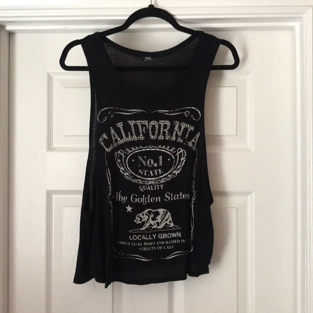 Tanktop/Muscle tee - Picture 2 of 4
